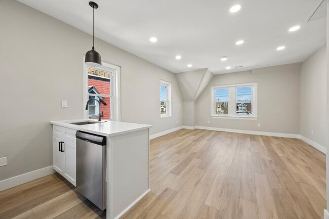 Photo - 6150 W Columbia Ave House