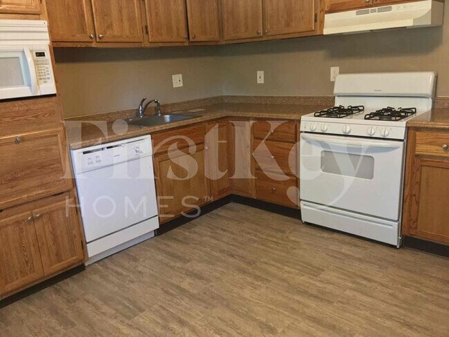 Foto del edificio - 4813 Cherry Blossom Ln