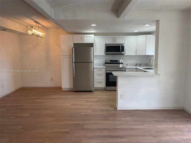 Building Photo - 1085 S Flagler Ave