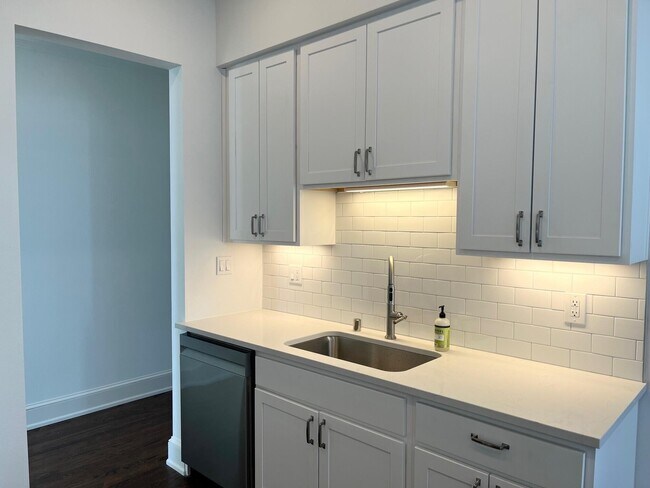 Foto del edificio - 1228 E Juneau Ave