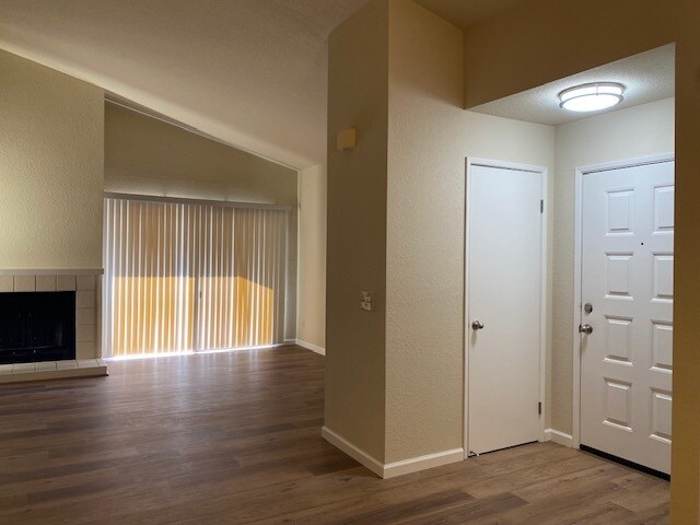 Foto del edificio - 1808 Woodlake Dr