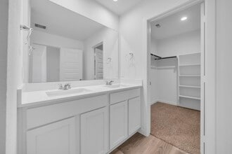 Building Photo - 10316 Penryn Frst Trl