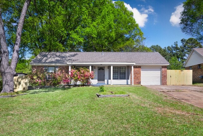 Photo - 3 bed 2 bath recently renovated in Southaven House