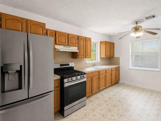 Foto del edificio - 5522 Nassau Rd