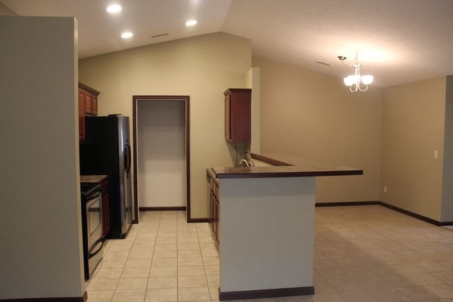 Building Photo - 4021 Anne Marie Ave