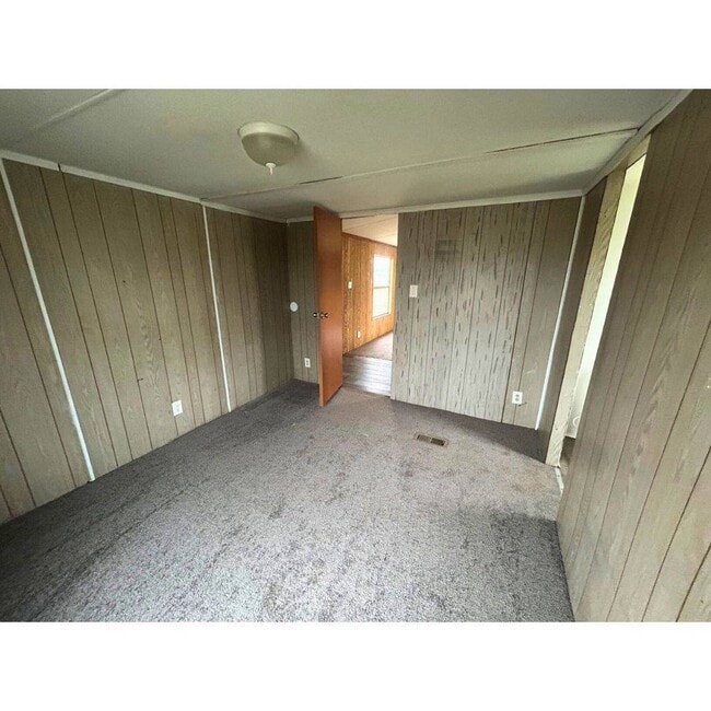 Building Photo - 308 Walker Ct