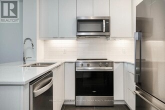 Building Photo - 15 Watergarden Dr