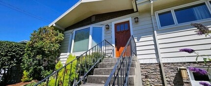 Building Photo - 6910 SW 11th Dr