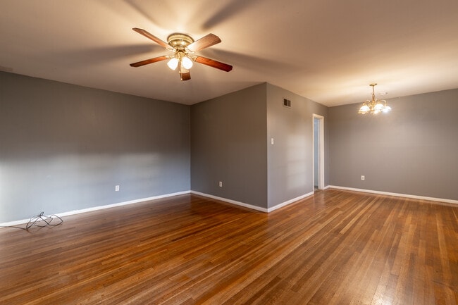 Foto del edificio - 430 N Graham St