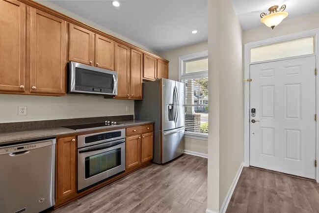 Building Photo - Norfolk Condo!