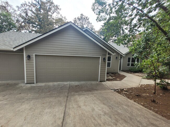 Building Photo - 1582 Jonmart Ave SE