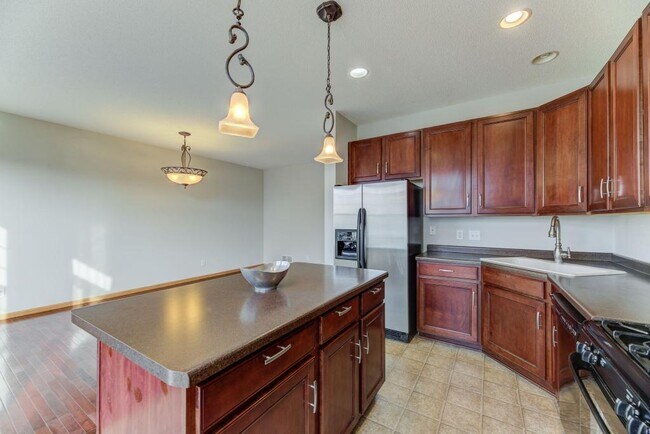 Foto del edificio - 4658 Woodland Ave