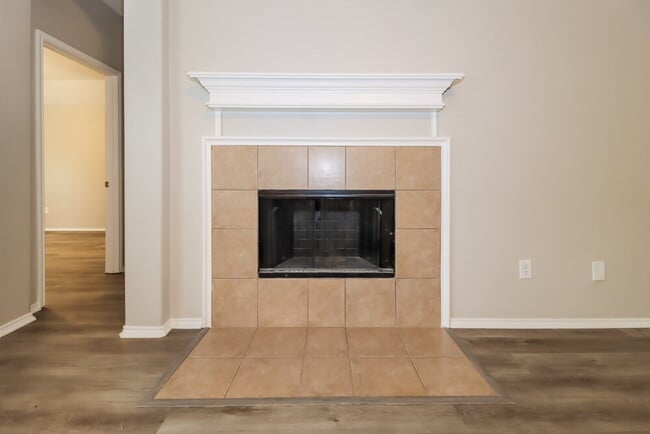 Building Photo - 904 Starling Ln