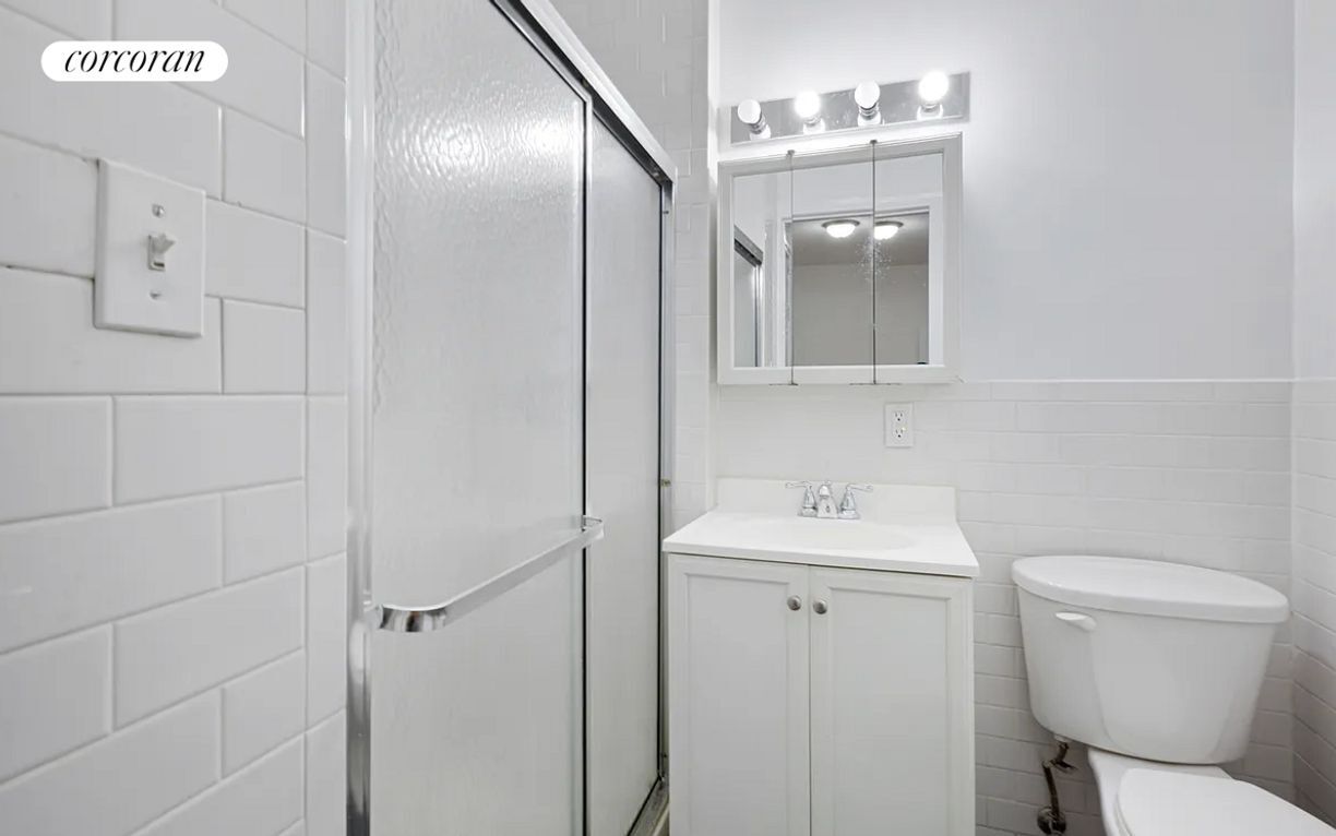 Foto del edificio - 100 W 67th St