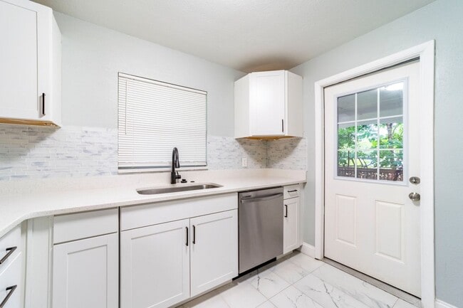 Building Photo - 51 N Cortez Ave