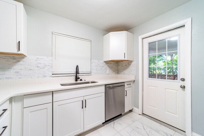 Foto del edificio - 51 N Cortez Ave