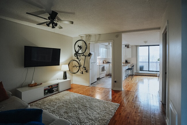Building Photo - 114 Rue Saint-Philippe