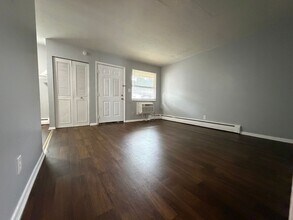 Building Photo - 421 Poplar Level Ct