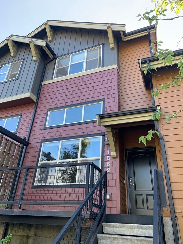Primary Photo - $2200.00 2 Bedroom/2.5 Bath/Garage Townhom...