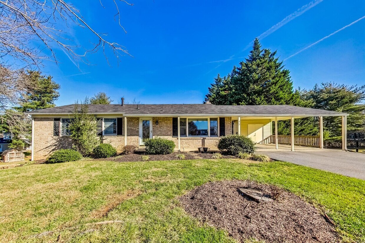 13 Horizon Ct, Derwood, MD 20855 House Rental in Derwood, MD