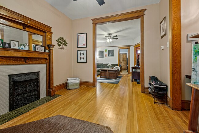 Foto del edificio - 3042 N Clifton Ave