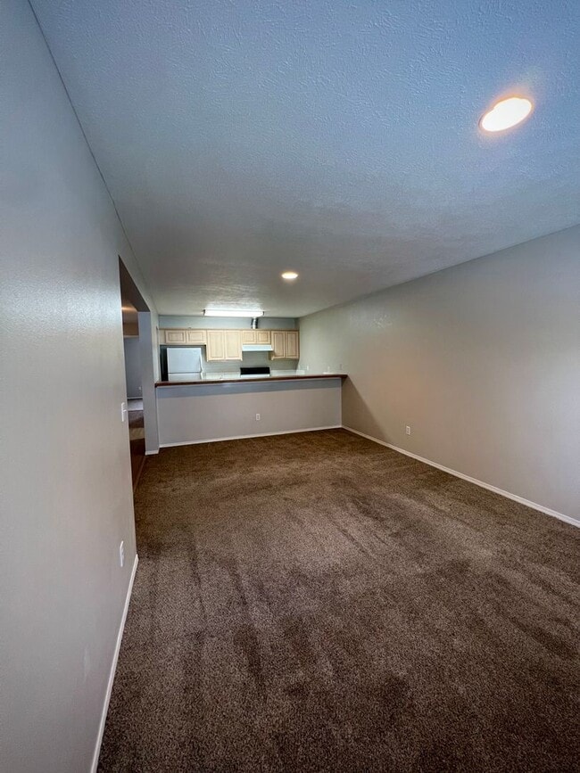 Building Photo - 1008-1010 E. Ermina