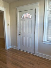 Building Photo - 616 E Wyoming Ave