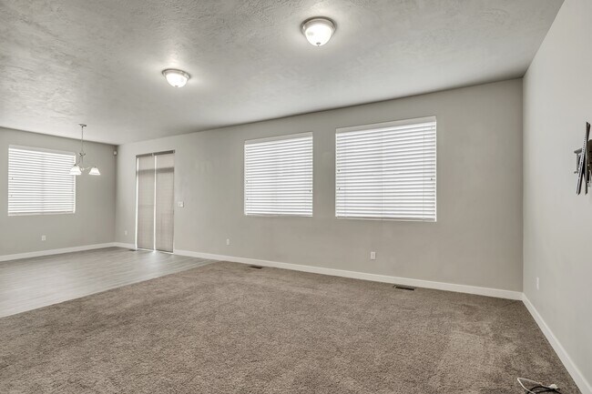 Foto del edificio - 258 W Willow Creek Dr