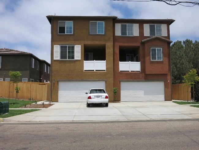 Foto del edificio - South Bay Urban Townhomes