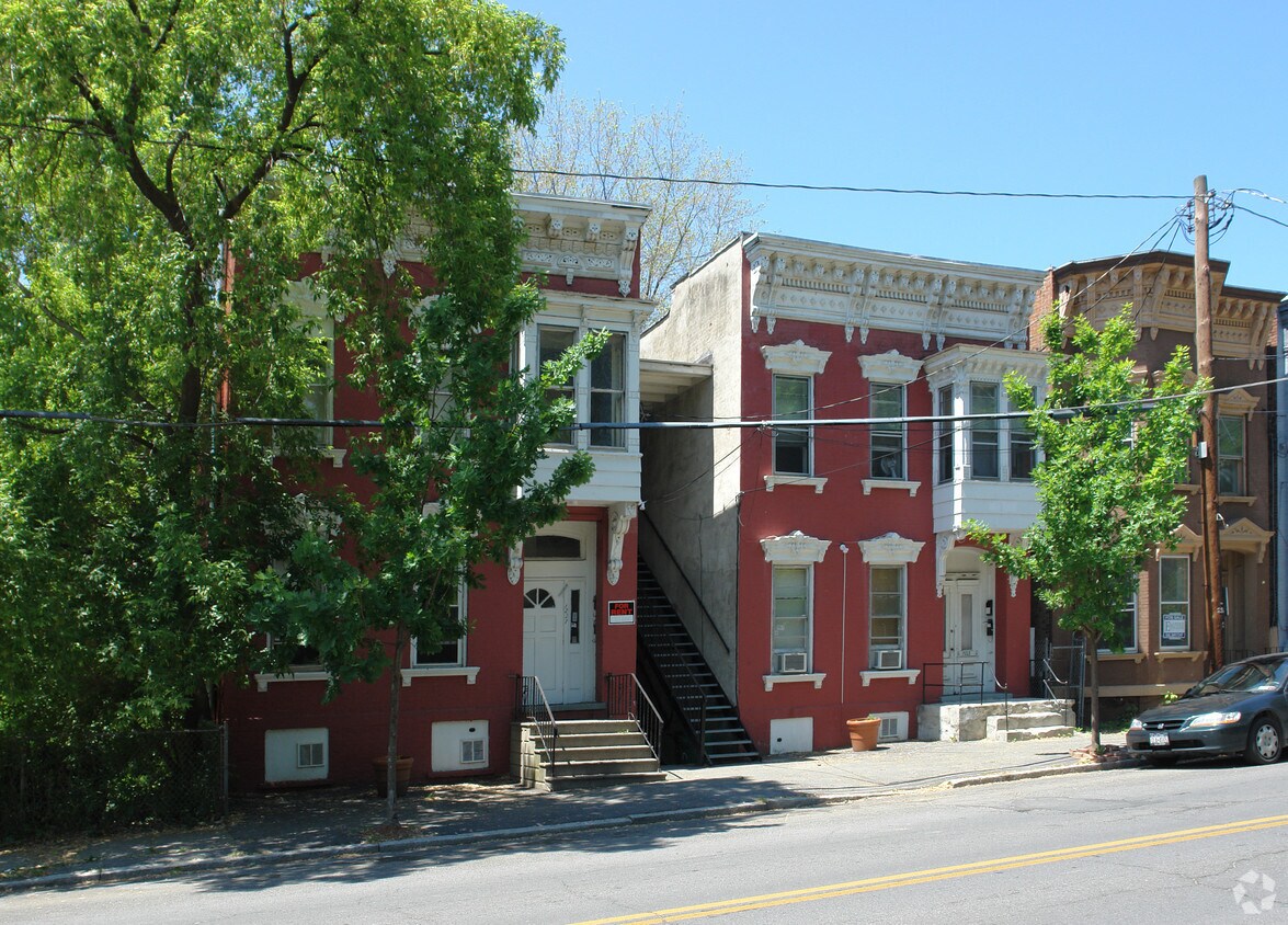 Building Photo - 1227-1229 Broadway