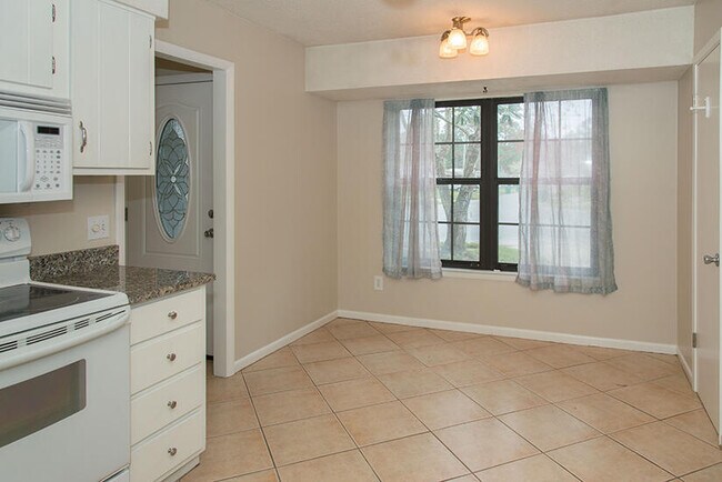 Foto del edificio - 1116 Greentree Ct
