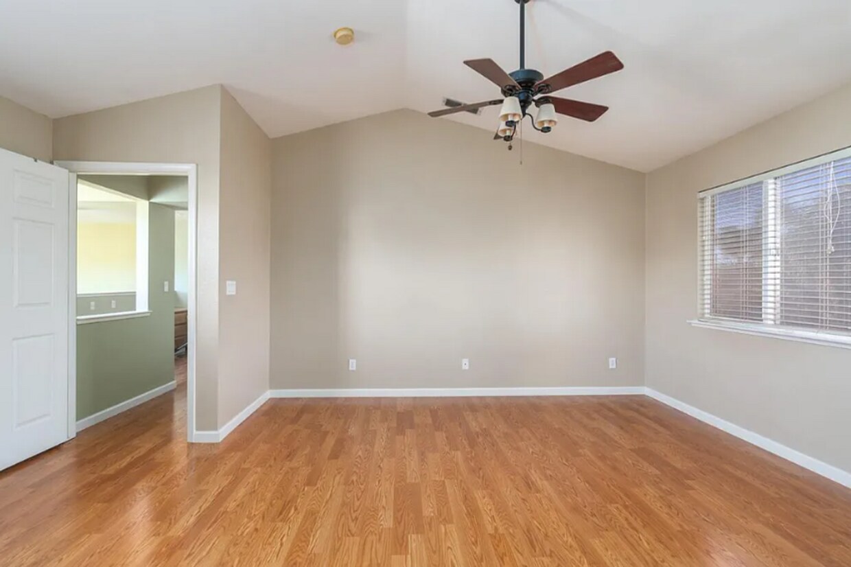 Primary Photo - A SUPERB AND STUNNING 4 BEDROOM HOME IN TR...