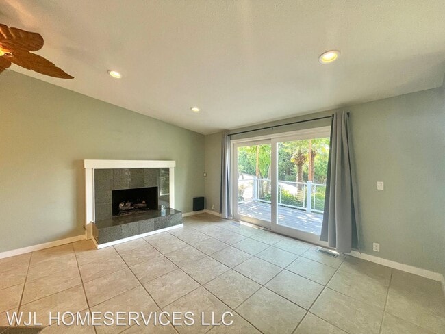 Building Photo - 3 br, 2.5 bath House - 11212 NE 91st St