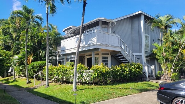 Building Photo - 2BR/2BA/2prkg Townhouse unit in a Guard-ga...