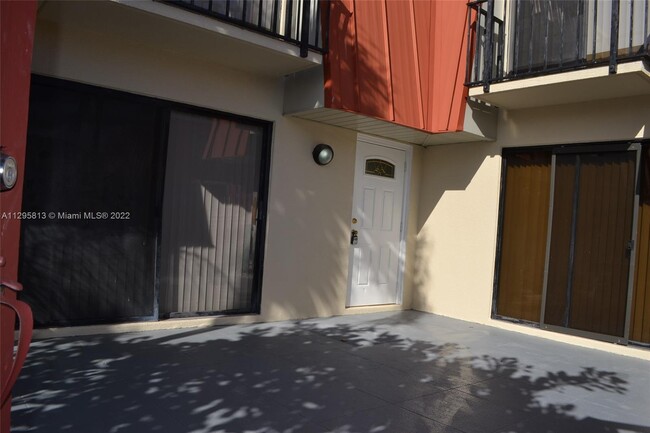 Foto del edificio - 3340 Meridian Way S