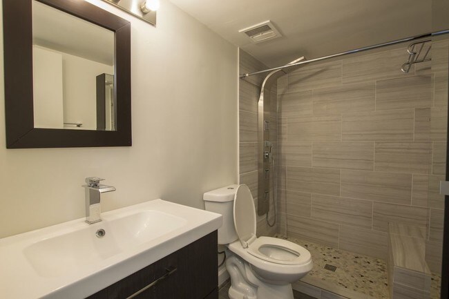 Foto del edificio - 7960 E Camelback Rd