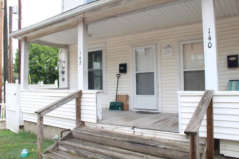 Primary Photo - 142 N Lancaster St