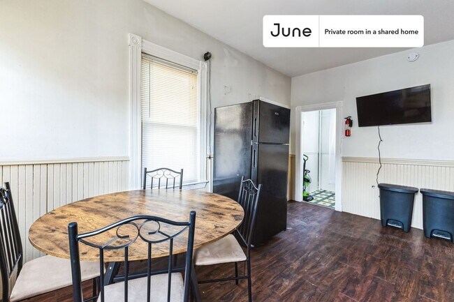 Foto del edificio - Room in Shared 5 bed/1 bath home