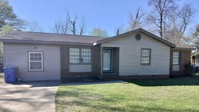 Building Photo - 1122 Barwin Dr