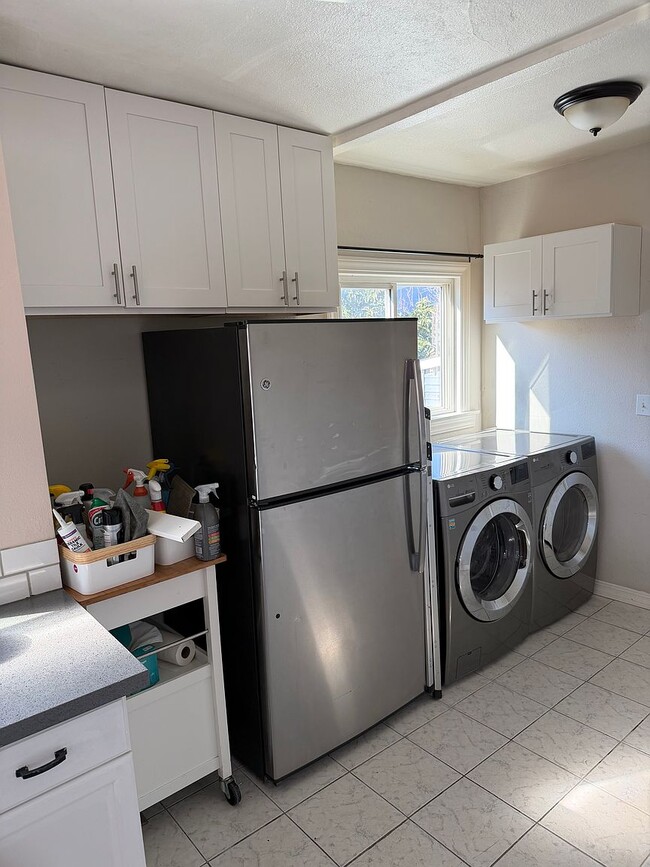 Building Photo - 1215 107th Ave