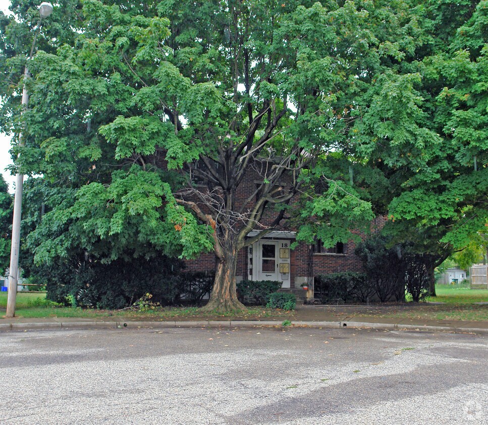 Primary Photo - 18 Dean Pl