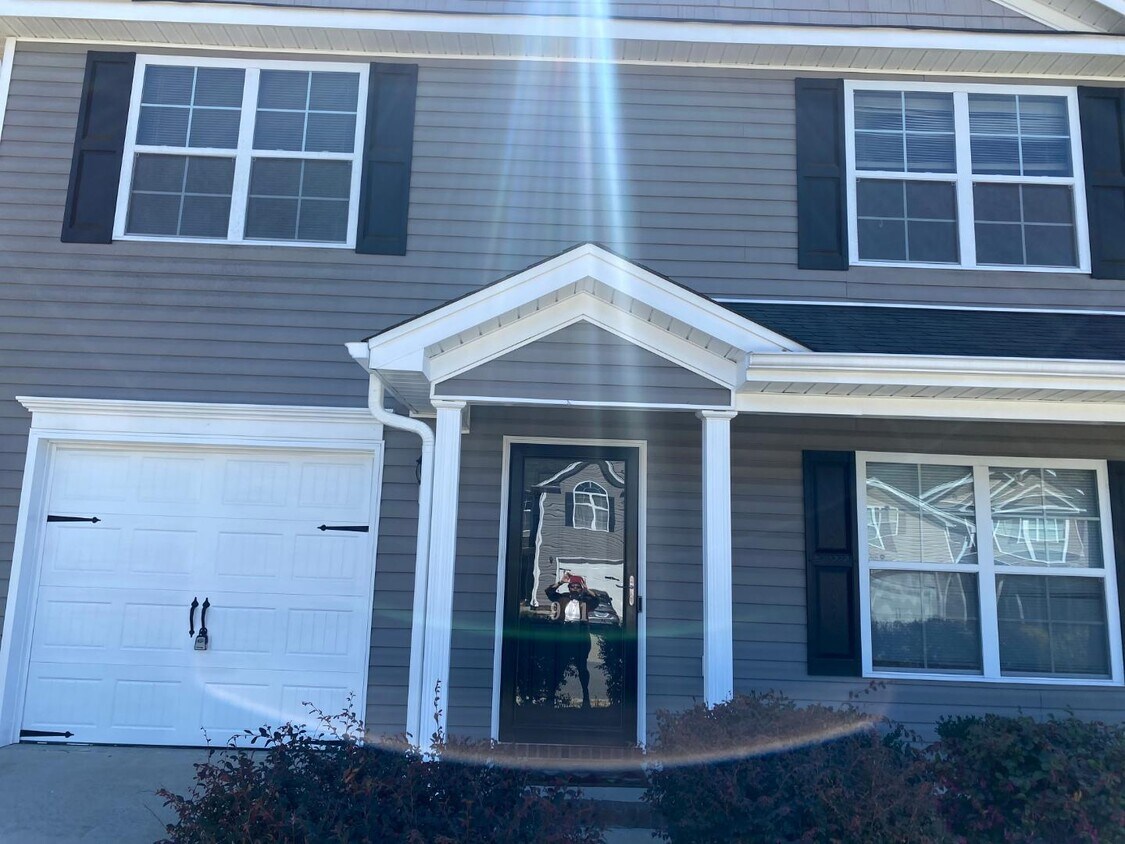 Foto del edificio - 901 Pitman Rd