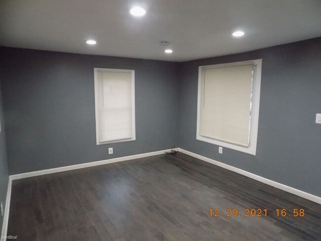 Building Photo - 3 br, 1.5 bath House - 24025 Cunningham Ave