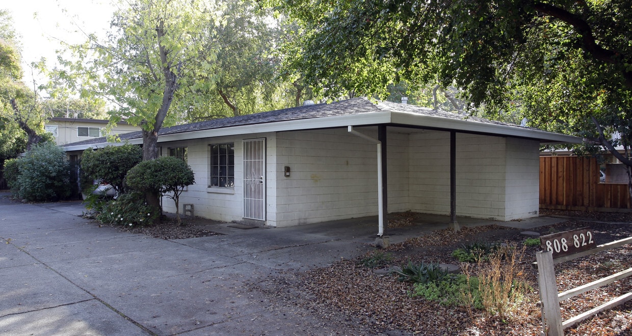 Primary Photo - 808-822 D St
