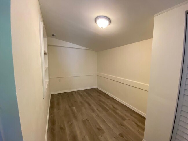 Building Photo - 911 NW 62 Ave