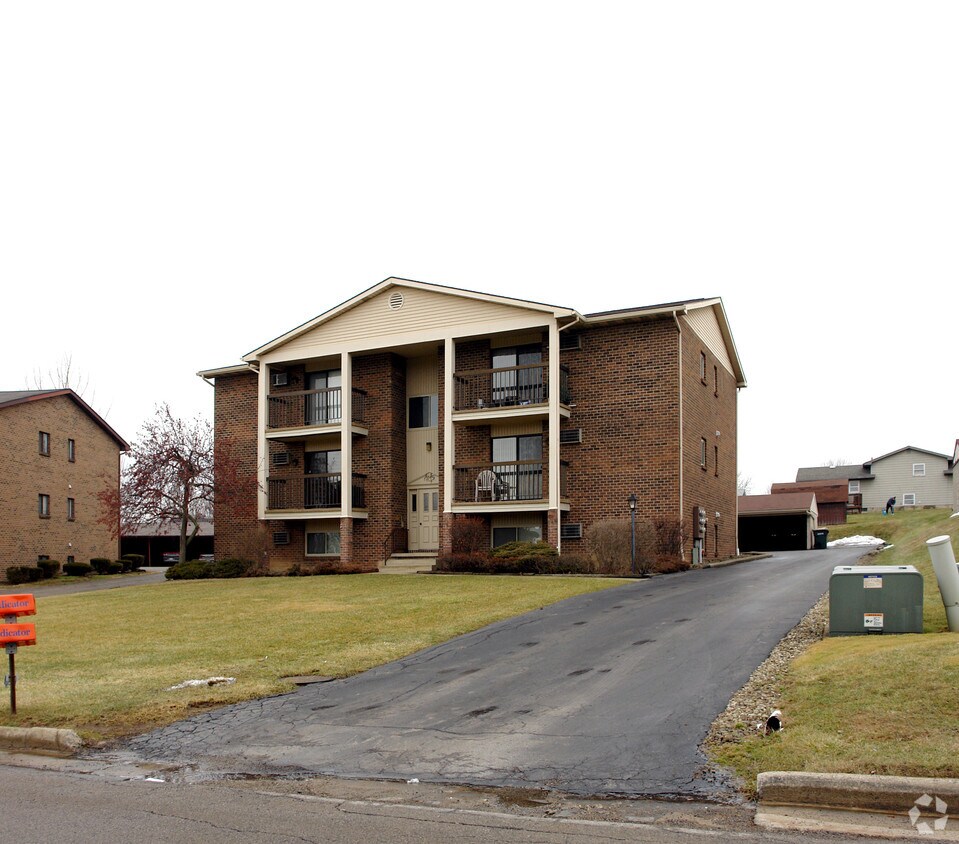 35 Carter Cir, Youngstown, OH 44512 Apartments in Youngstown, OH