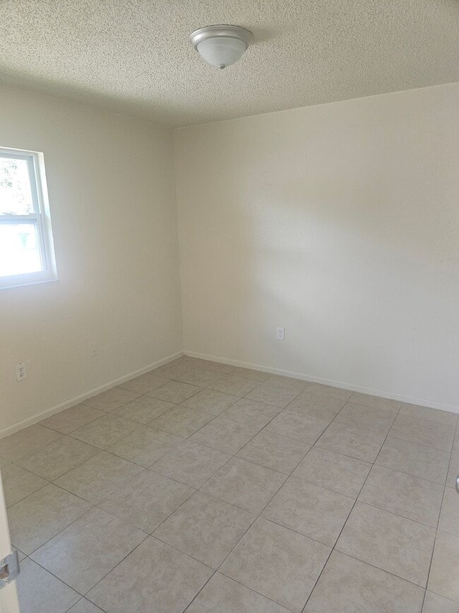 Building Photo - 3/2 DUPLEX