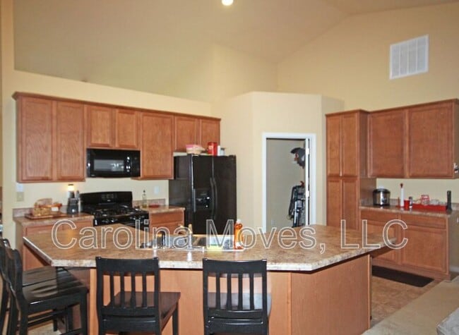 Building Photo - 112 Bascom Ct