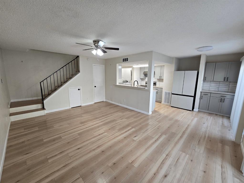Primary Photo - 5640 Birchmont Dr