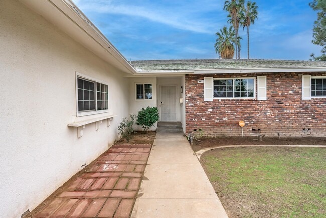 Building Photo - 485 E Sample Ave